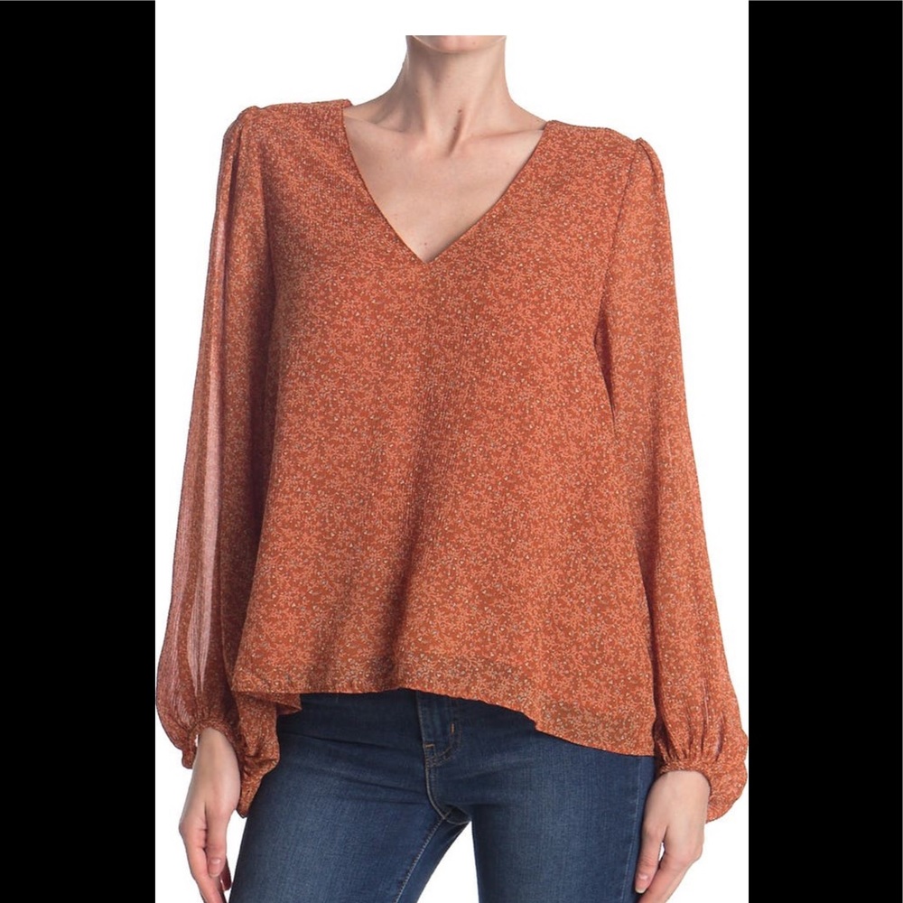 Astr the label top M